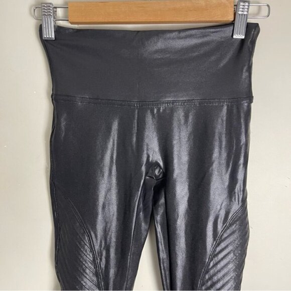 Spanx Faux Leather Moto Leggings in very black size small slimming shaping - Picture 5 of 15